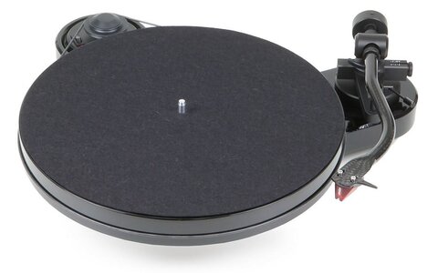 Pro-Ject RPM 1 Carbon 2M-RED