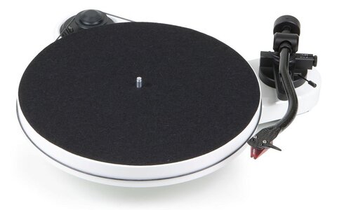 Pro-Ject RPM 1 Carbon 2M-RED