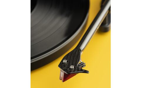 Gramofon z Przedwzmacniaczem Pro-Ject Debut Carbon EVO 2M-RED Żółty Mat