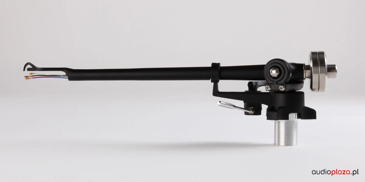 Rega RB880